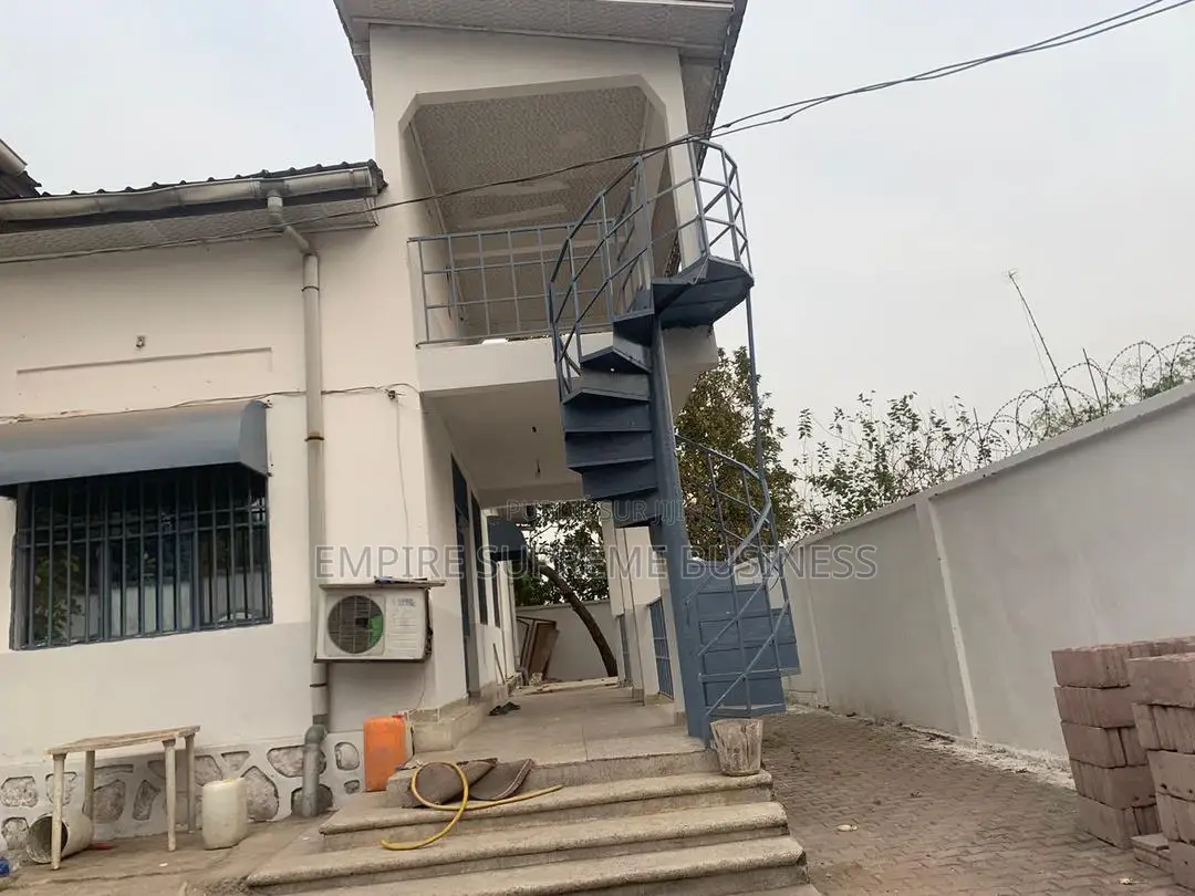 5chbre Villa dans Empire Supreme, Ngaliema à Vendre