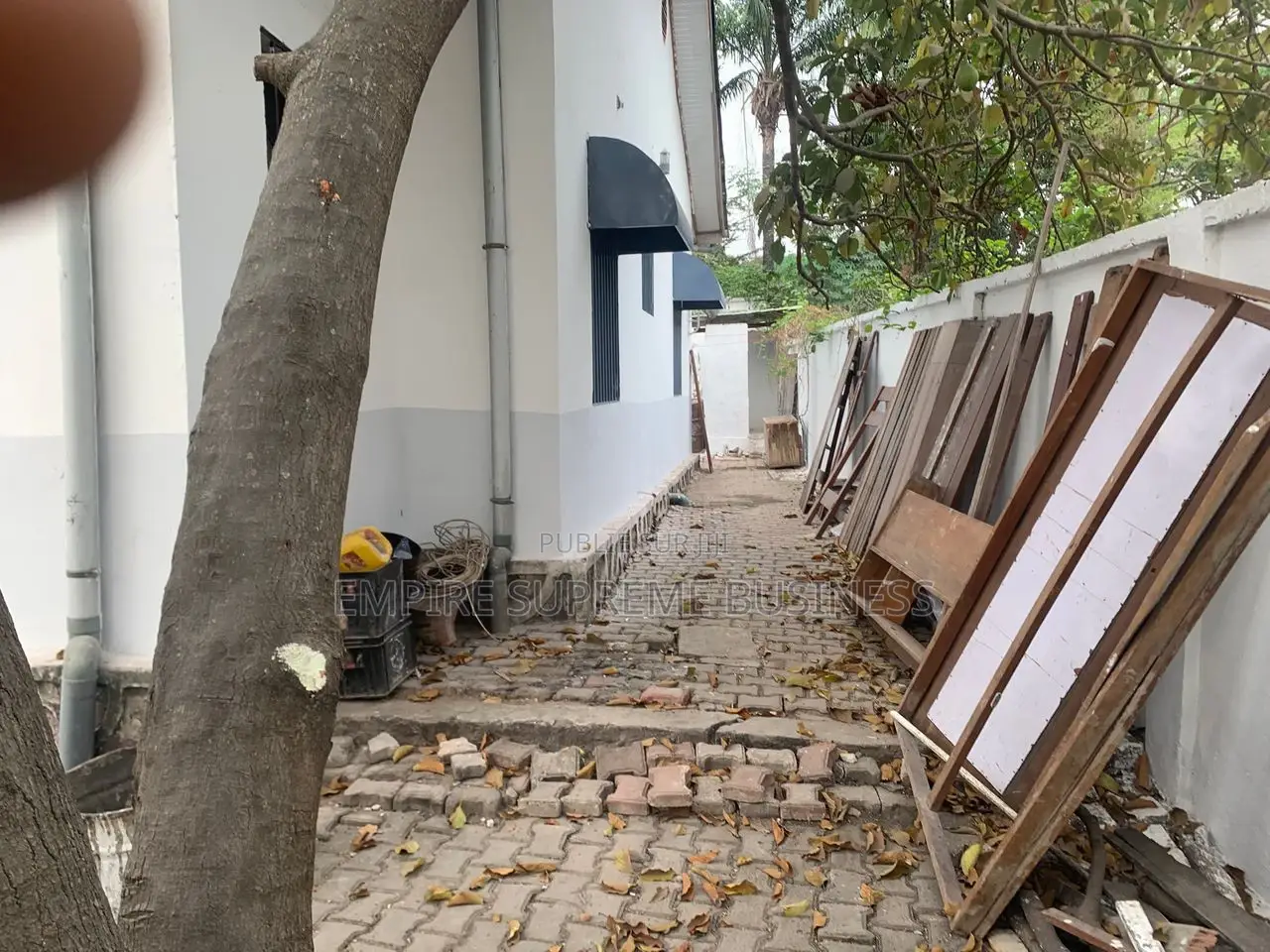 5chbre Villa dans Empire Supreme, Ngaliema à Vendre