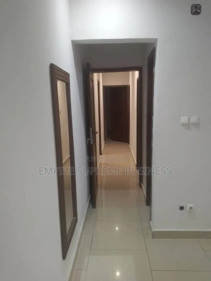 12chbre Villa dans Empire Supreme, Ngaliema à Vendre