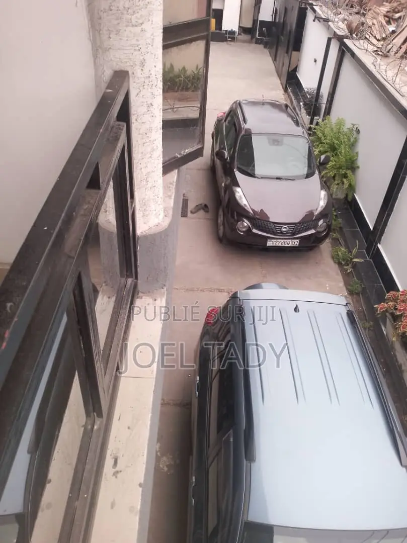 12chbre Villa dans Empire Supreme, Ngaliema à Vendre