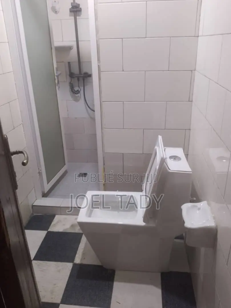 12chbre Villa dans Empire Supreme, Ngaliema à Vendre