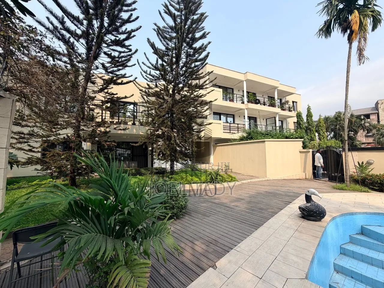7chbre Villa dans Empire Supreme, Gombe à Vendre