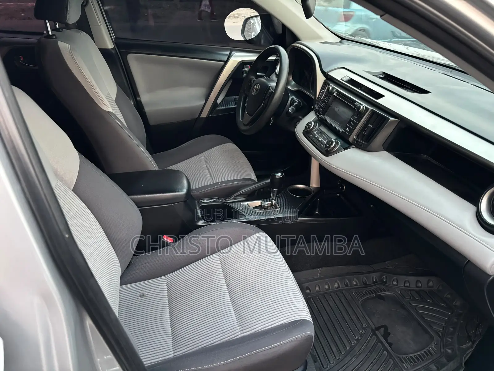 Toyota RAV4 XLE 4dr SUV AWD (2.5L 4cyl 6A) 2015 Gris