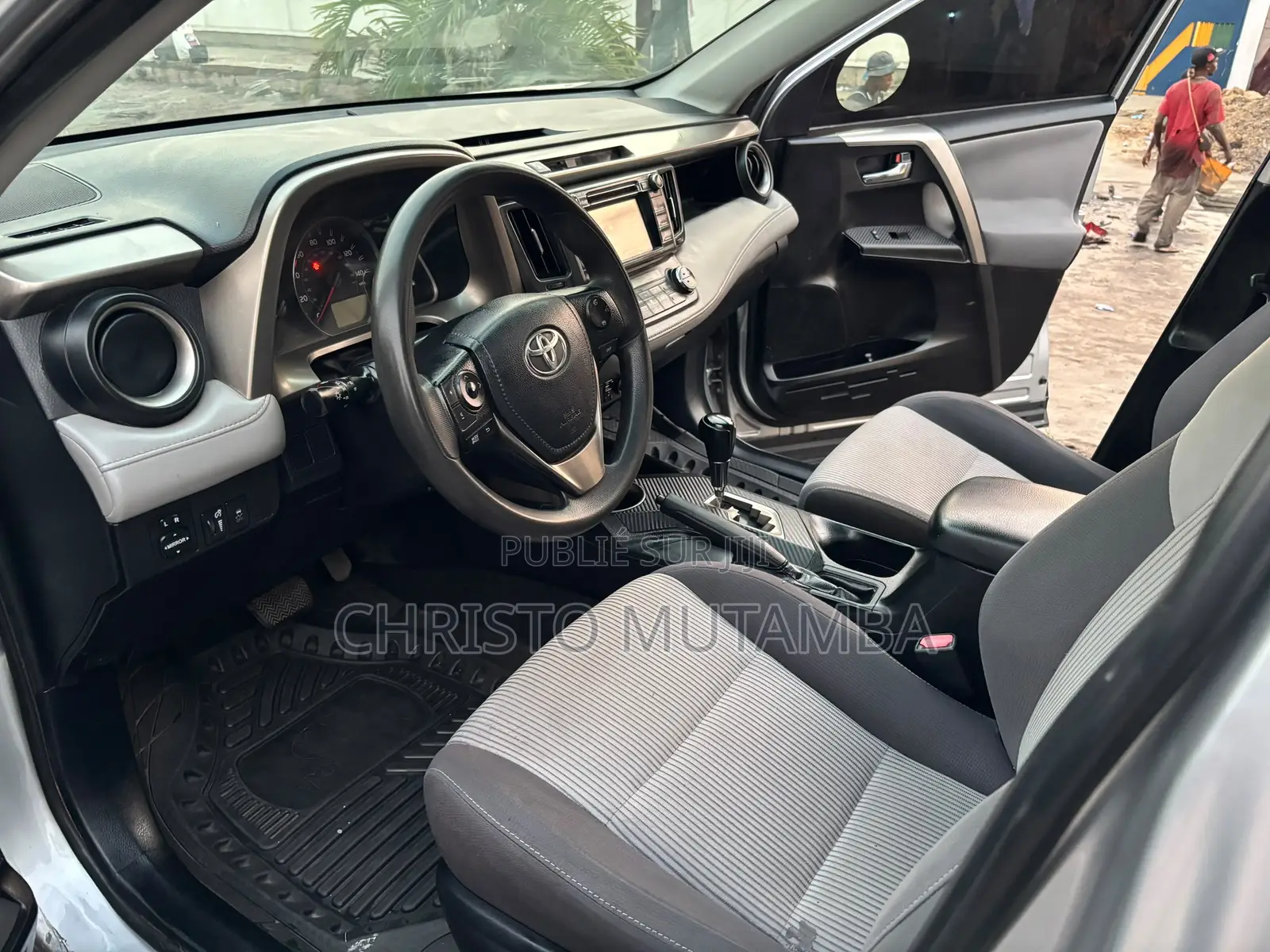 Toyota RAV4 XLE 4dr SUV AWD (2.5L 4cyl 6A) 2015 Gris