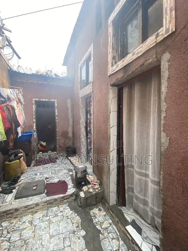 2chbre Villa dans Kianza, Ngaba à Vendre
