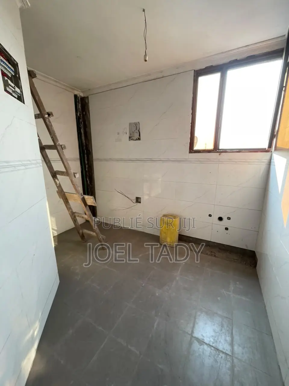 2chbre Appartement dans Empire Supreme, Kintambo à Louer