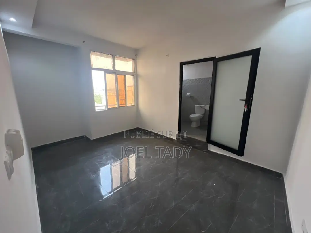 2chbre Appartement dans Empire Supreme, Kintambo à Louer