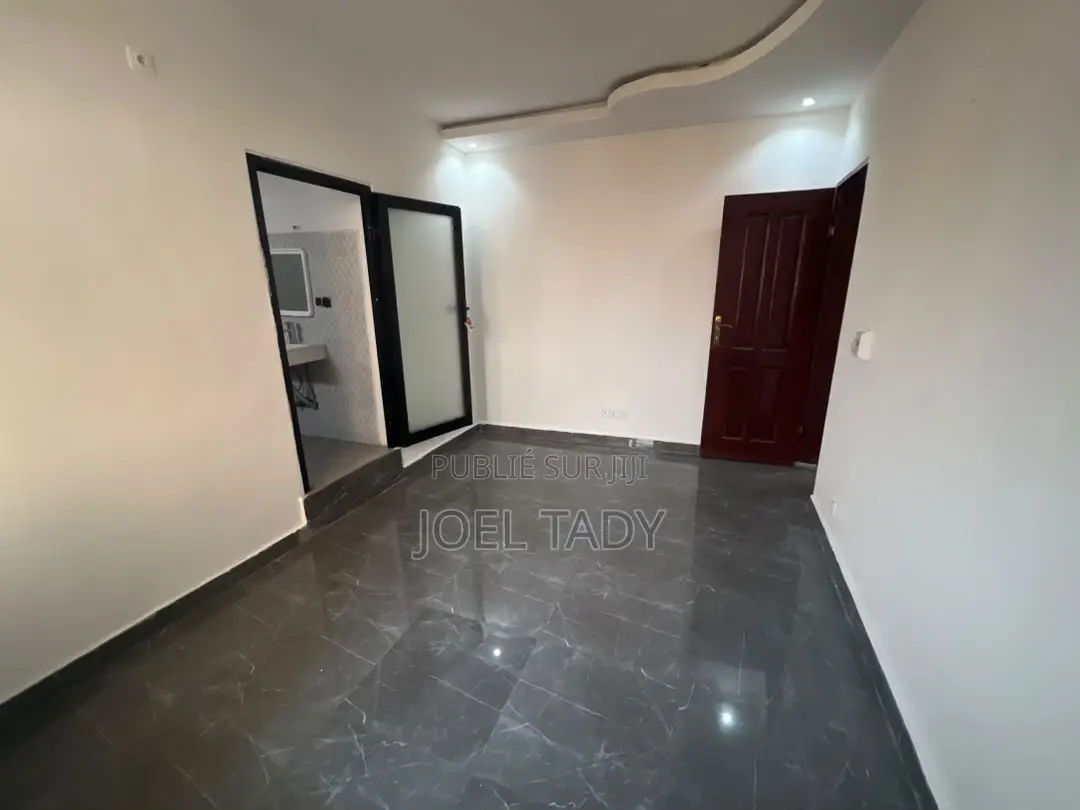 2chbre Appartement dans Empire Supreme, Kintambo à Louer