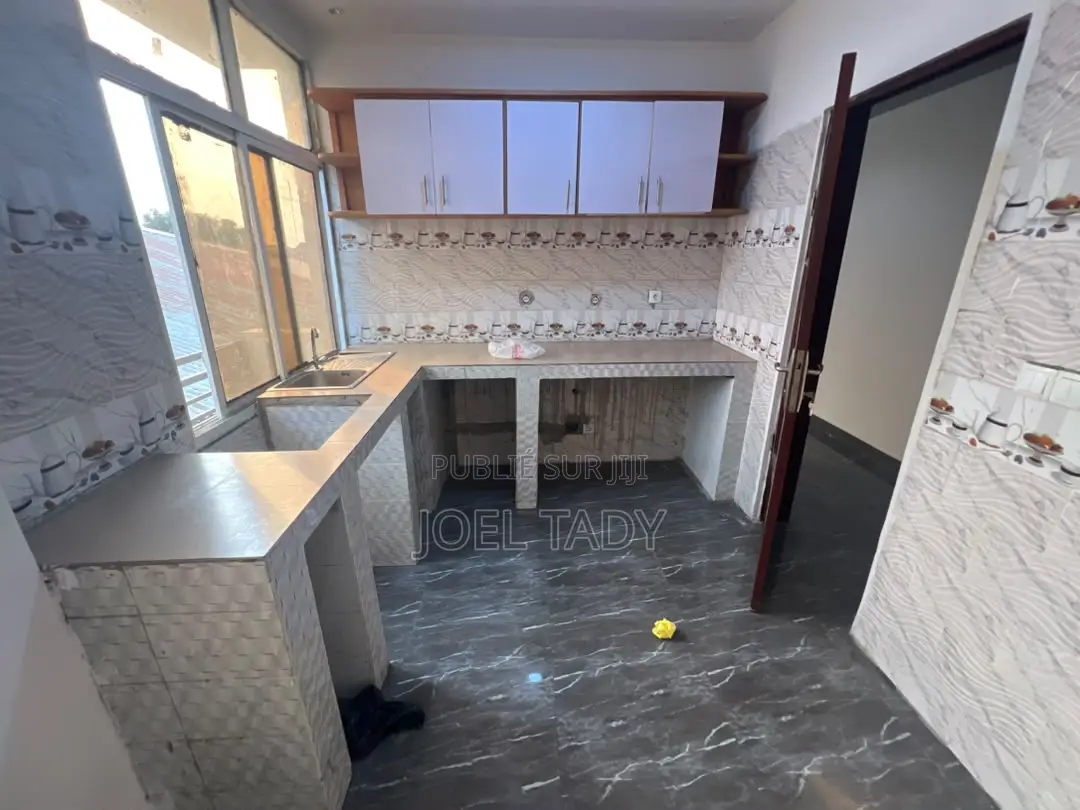 2chbre Appartement dans Empire Supreme, Kintambo à Louer