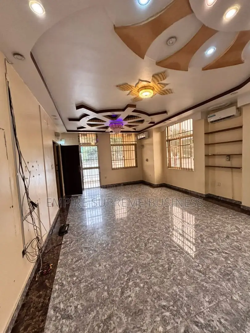 5chbre Maison dans Ngaliema à Louer