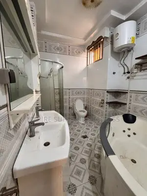 5chbre Maison dans Ngaliema à Louer
