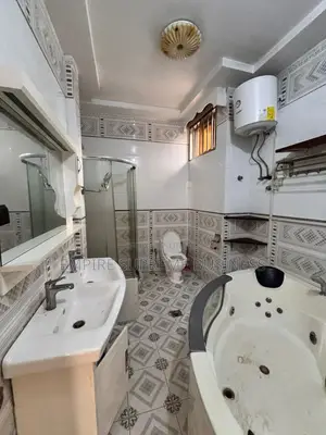 5chbre Maison dans Ngaliema à Louer