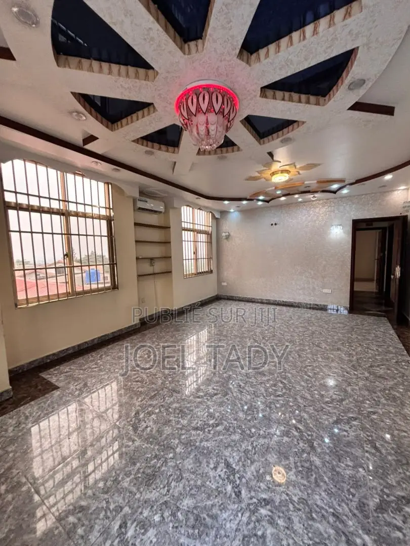 5chbre Maison dans Ngaliema à Louer