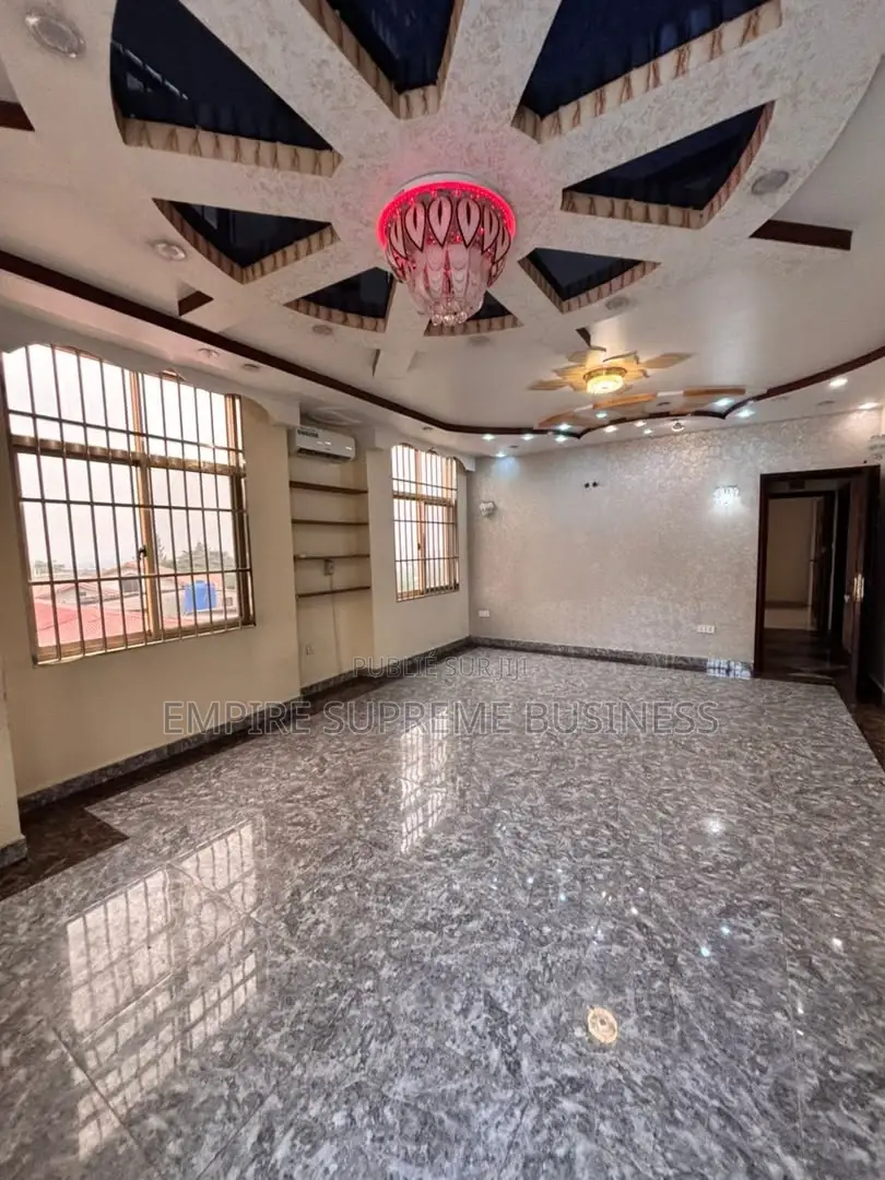 5chbre Maison dans Ngaliema à Louer