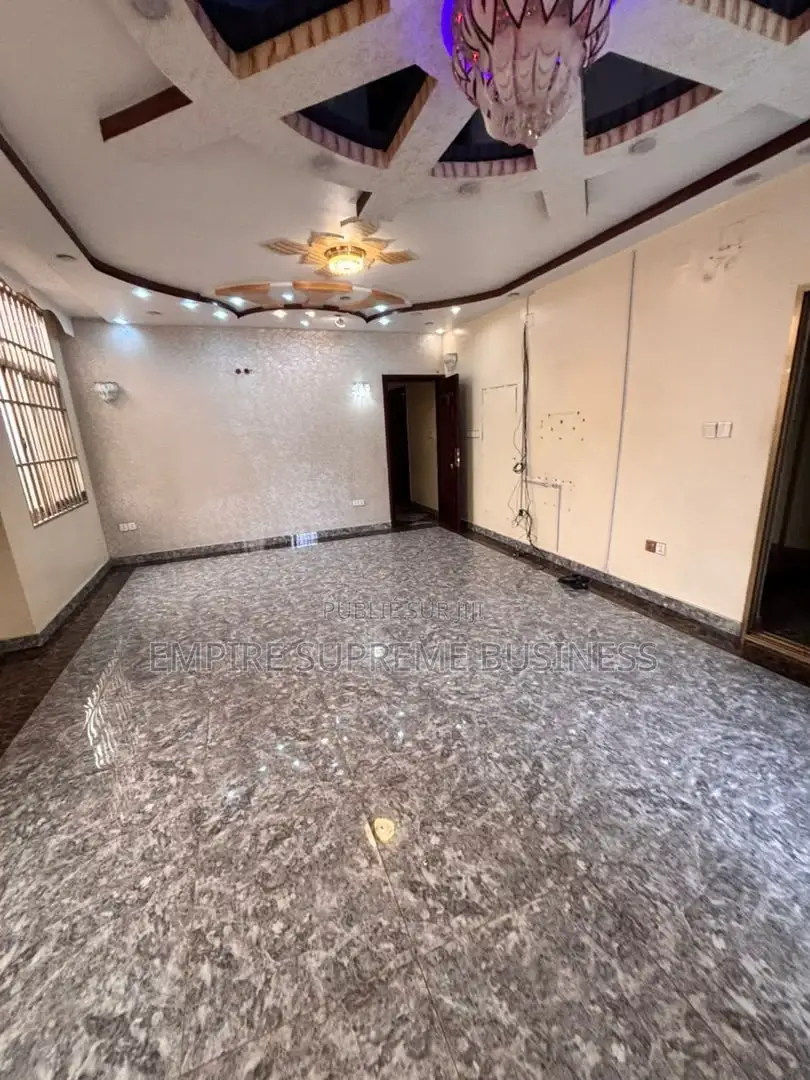 5chbre Maison dans Ngaliema à Louer