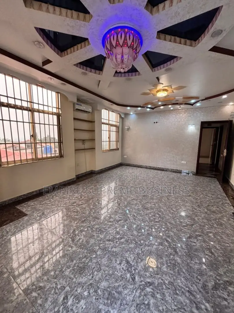 5chbre Maison dans Ngaliema à Louer