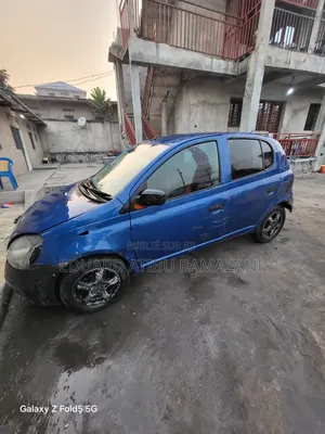 Toyota Vitz 2009 Bleu
