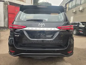 Nouveau Toyota Fortuner 2023 Noir