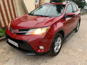 Toyota RAV4 2015 Rouge