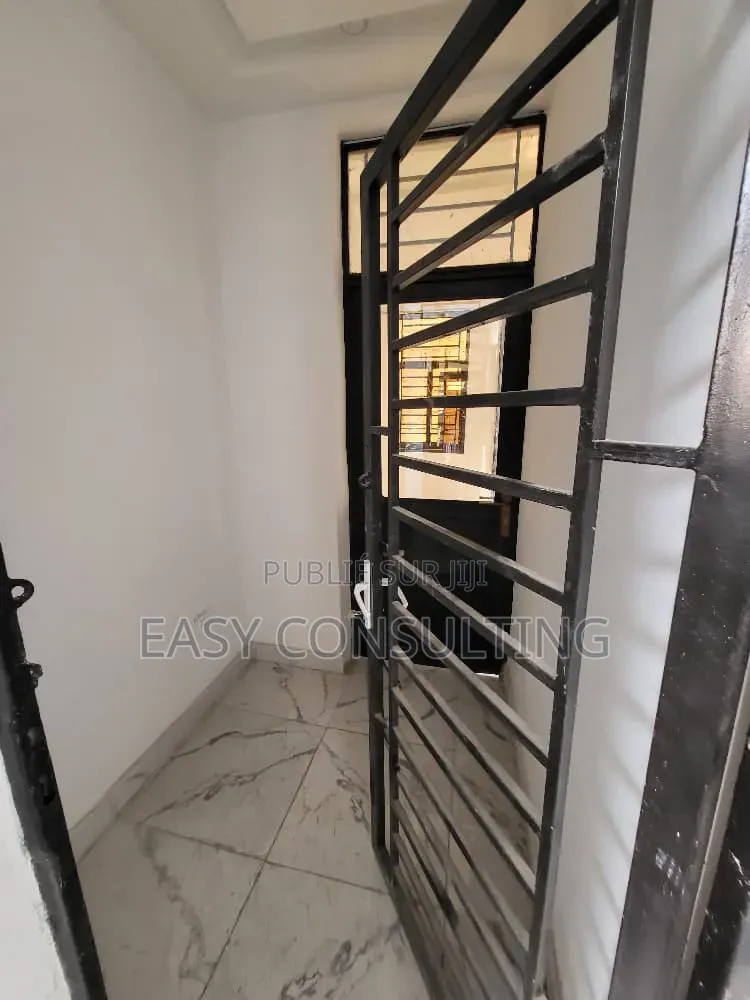 2chbre Villa dans Oasis, Bandalungwa à Vendre