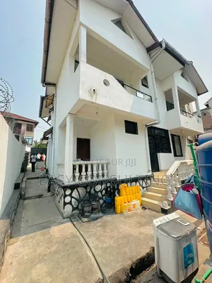 4chbre Villa dans Jolie Parc, Ngaliema à Vendre