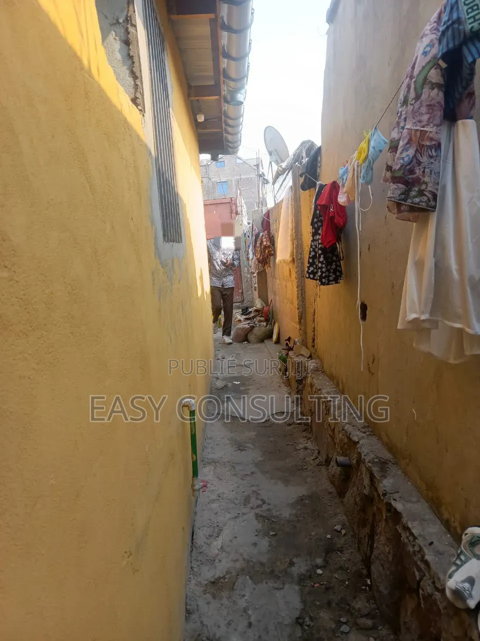 2chbre Villa dans Foire, Lemba à Vendre