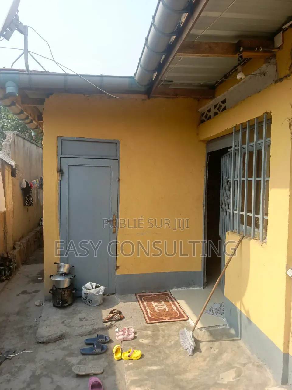 2chbre Villa dans Foire, Lemba à Vendre