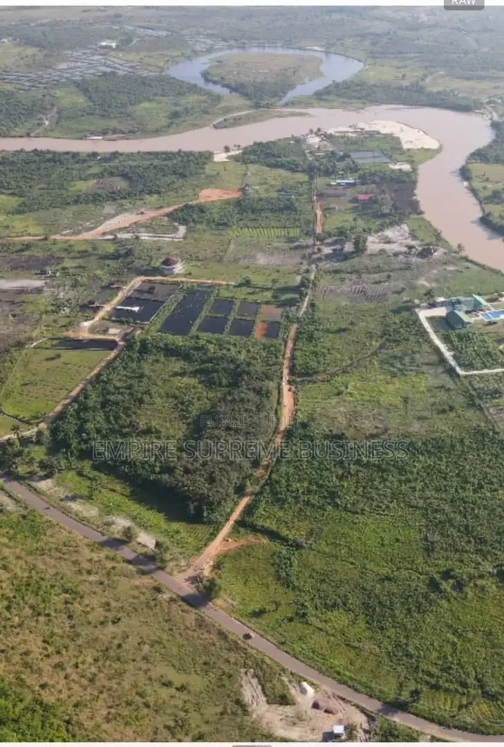 Opportunité Rare d'Investissement – Île Privée À Vendre