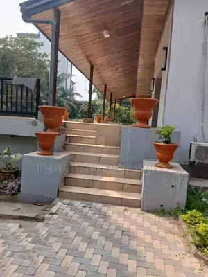 4chbre Villa dans Ngaliema à Vendre