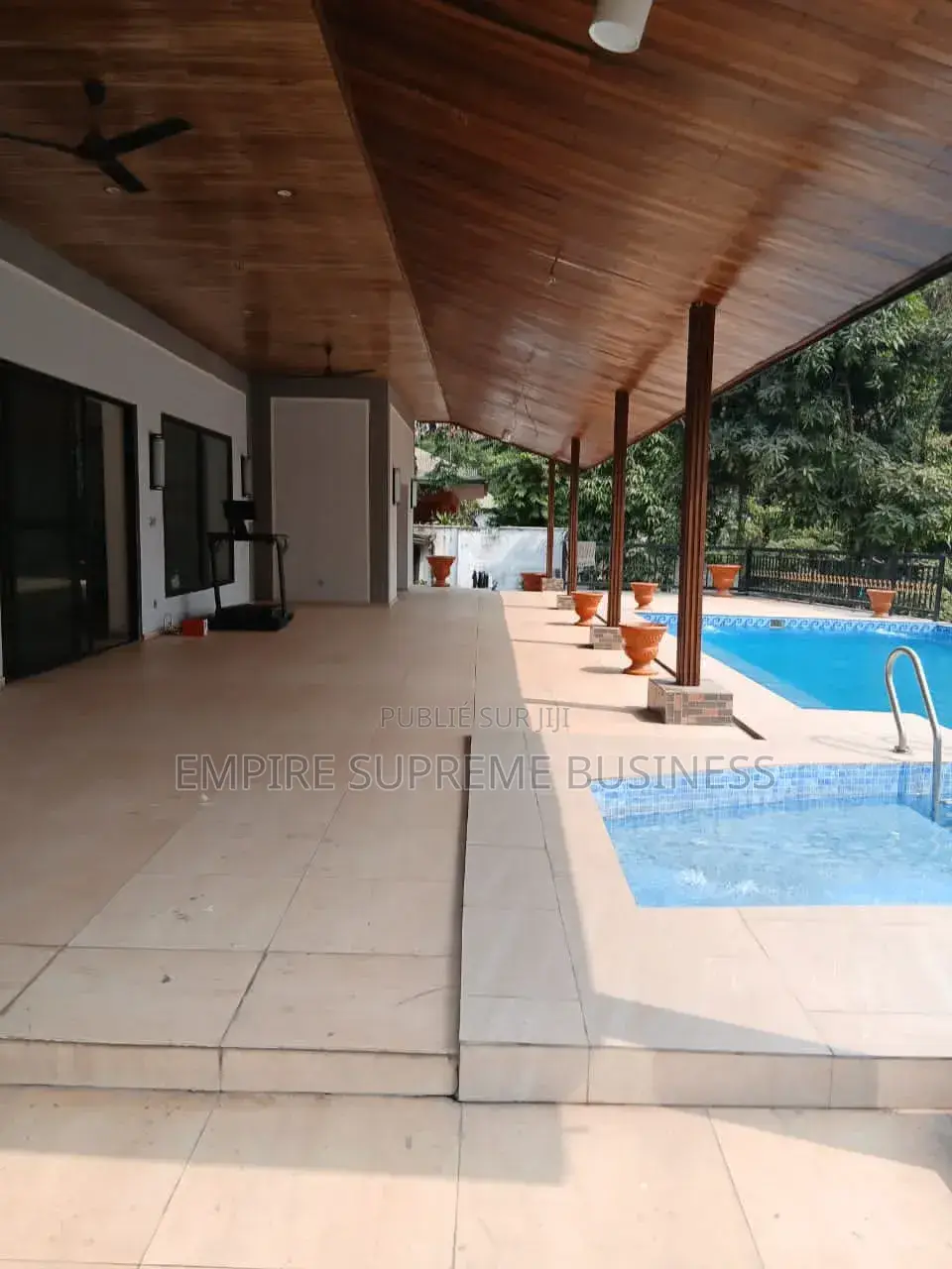 4chbre Villa dans Ngaliema à Vendre