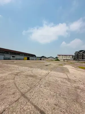 Espace Très Vaste À Louer Et À Vendre À Limete Kingabwa Bracongo