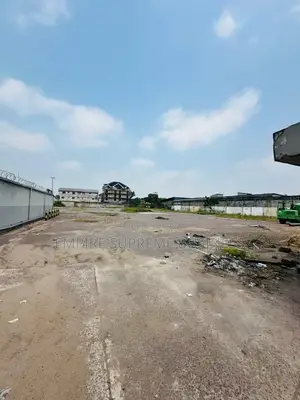 Espace Très Vaste À Louer Et À Vendre À Limete Kingabwa Bracongo
