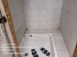 2chbre Villa dans Terre Jaune, Nsele à Vendre