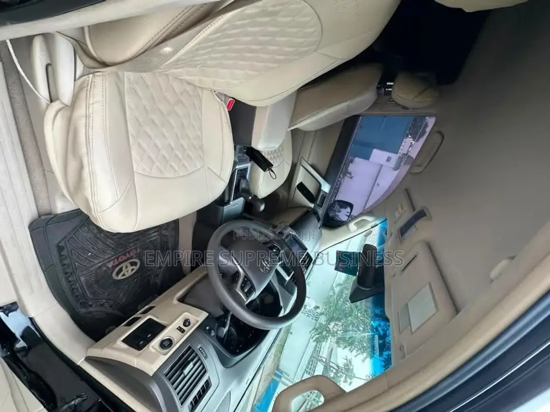 Toyota Land Cruiser Prado 2020 Gris