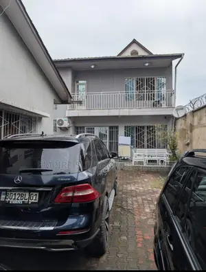 4chbre Villa dans Empire Supreme, Ngaliema à Vendre