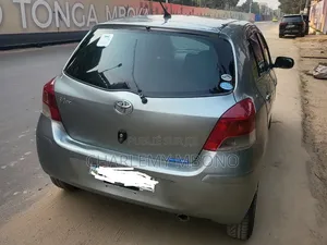 Toyota Vitz 2005 Gris