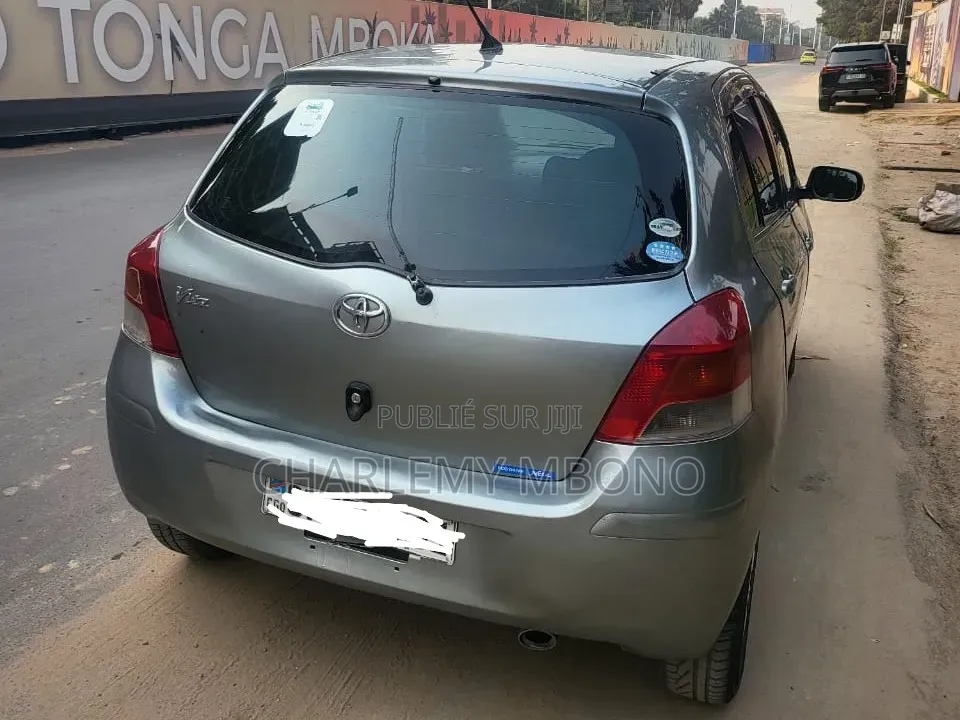 Toyota Vitz 2005 Gris