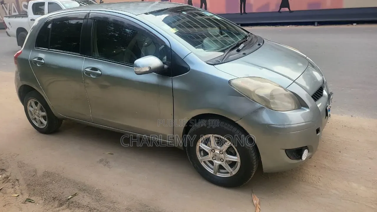 Toyota Vitz 2005 Gris