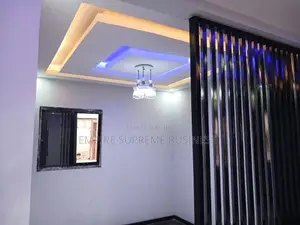 2chbre Appartement dans Kasa-Vubu à Louer