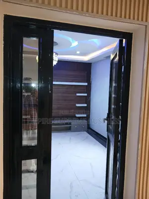 2chbre Appartement dans Kasa-Vubu à Louer
