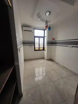 3chbre Appartement dans Empire Supreme, Kintambo à Louer