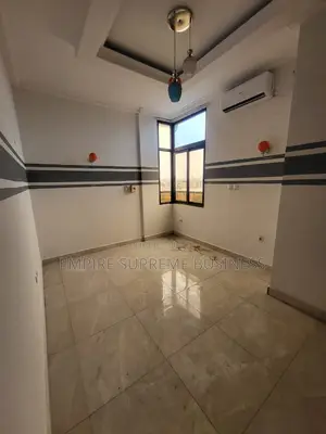 3chbre Appartement dans Empire Supreme, Kintambo à Louer
