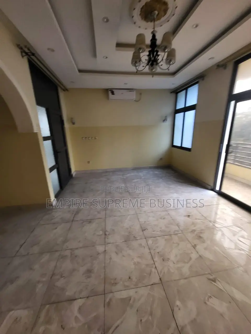3chbre Appartement dans Empire Supreme, Kintambo à Louer