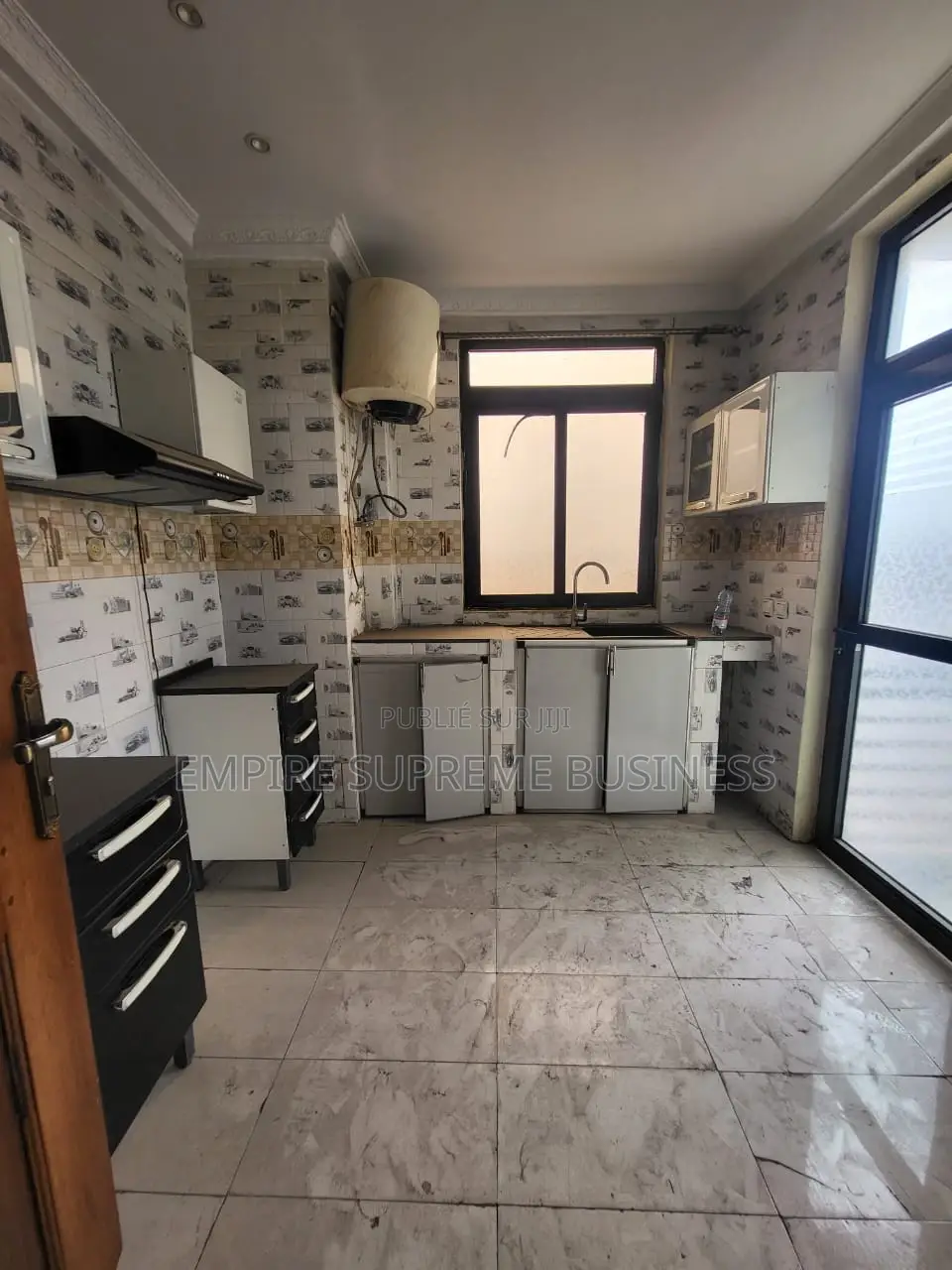 3chbre Appartement dans Empire Supreme, Kintambo à Louer