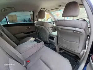 Toyota Crown Majesta 2014 Bleu