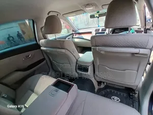 Toyota Crown Majesta 2014 Bleu