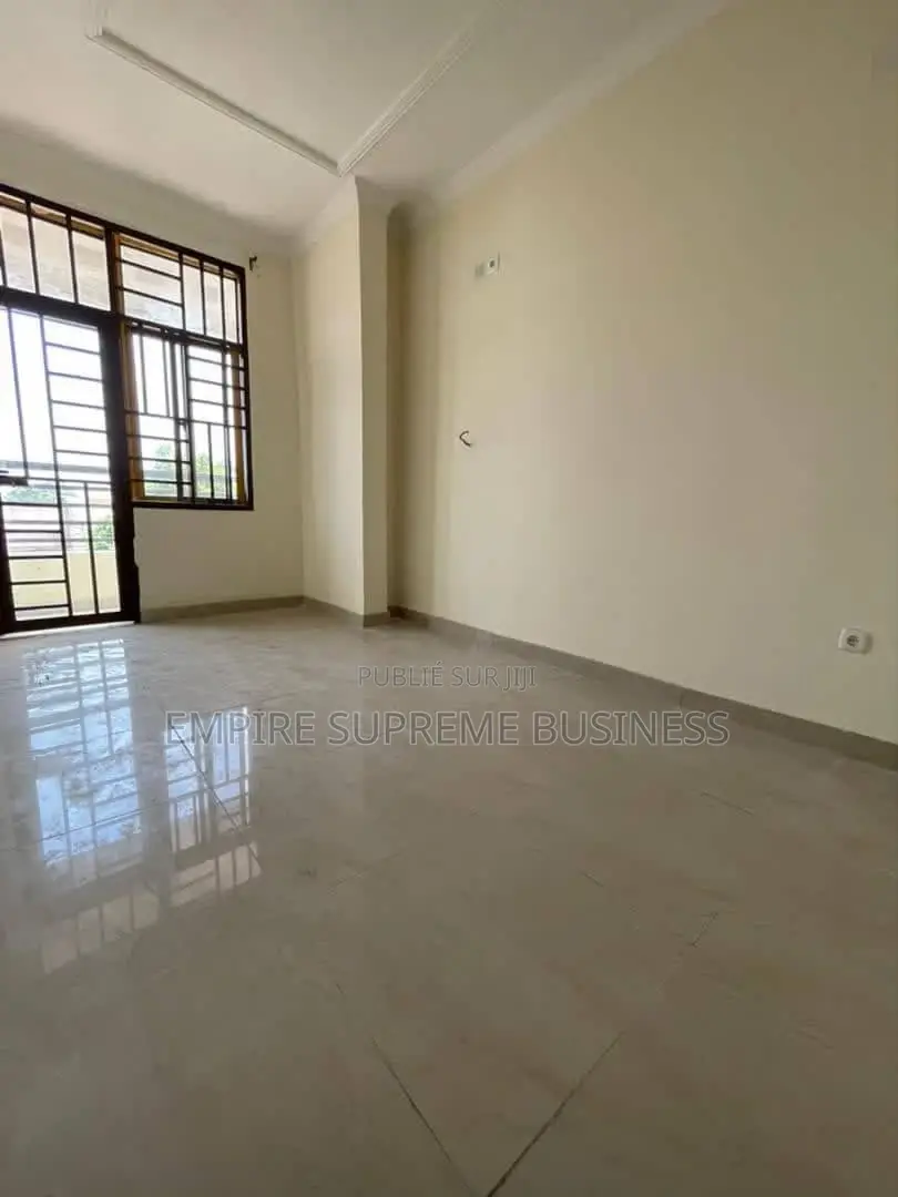 3chbre Appartement dans Empire Supreme, Ngaliema à Louer