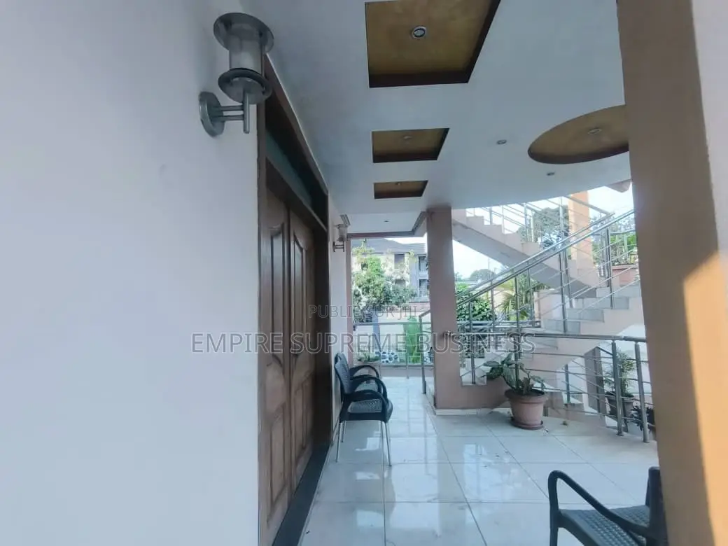 6chbre Maison dans Empire Supreme, Ngaliema à Vendre