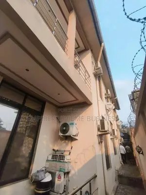 6chbre Maison dans Empire Supreme, Ngaliema à Vendre
