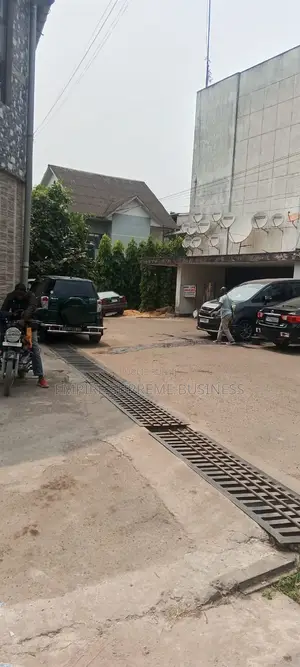 Terrain Vide Mise en Vente a Ngaliema Réf Ma Campagne Haute Tension